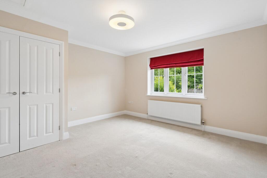 House in Hemel Hempstead, Amersham Common, Amersham - More
