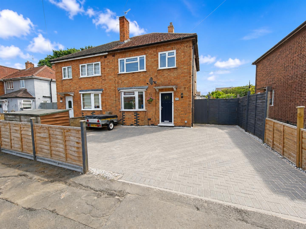 3-bed semi-detached on Hazelwood Road, Corby, £240,000