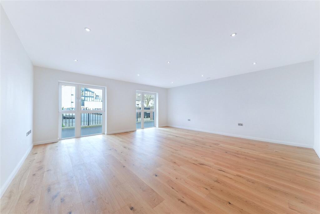 Main image of property: Goldleaf Apartments, 122-124 Goldhawk Road, London, W12