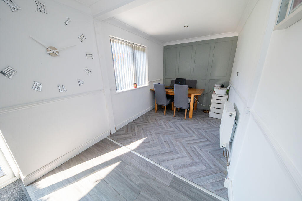 House in Waterlooville, Purbrook - More
