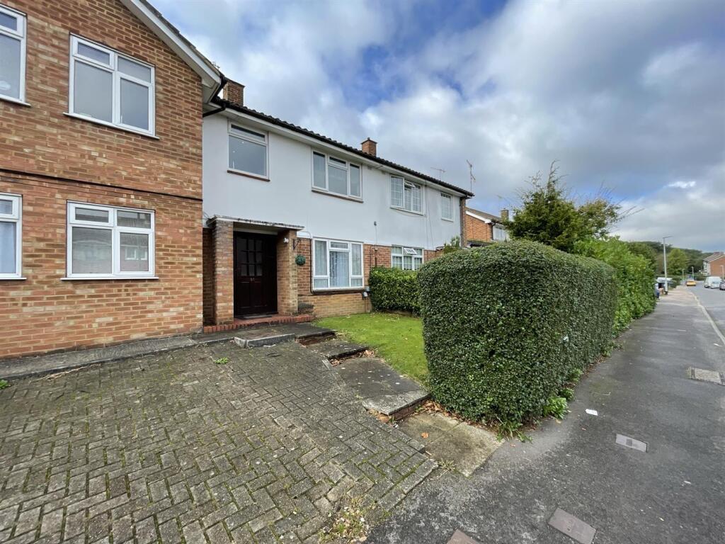 Main image of property: Fennycroft Road, Hemel Hempstead, HP1