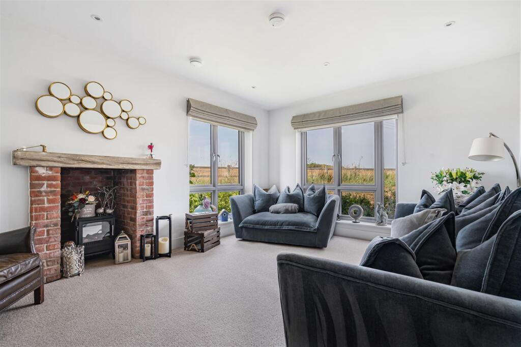 House in Braintree, Poppyfield, Steeple Bumpstead - View 3