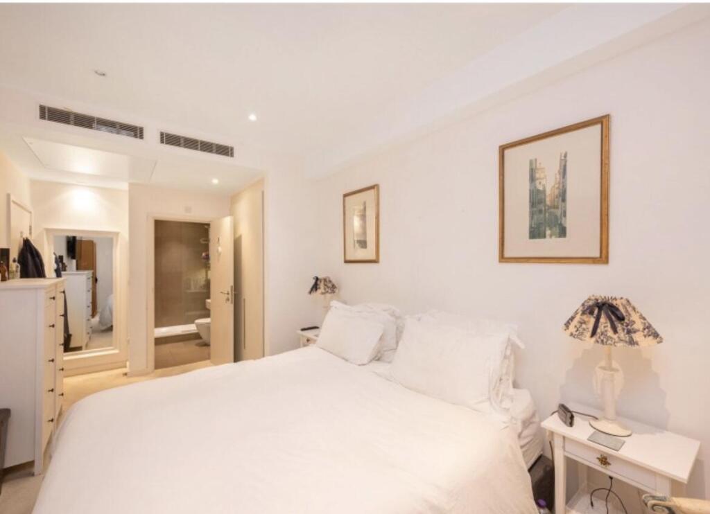Apartment in London - More