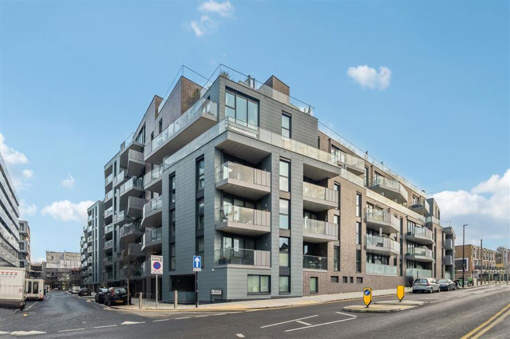 Main image of property: Hawthorne Crescent, Greenwich