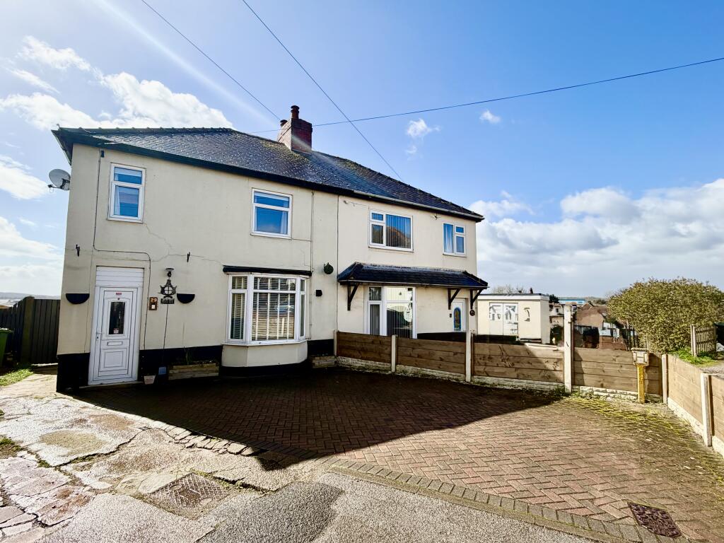 3-bed semi-detached on Gateford Avenue, Worksop, S81, £190,000