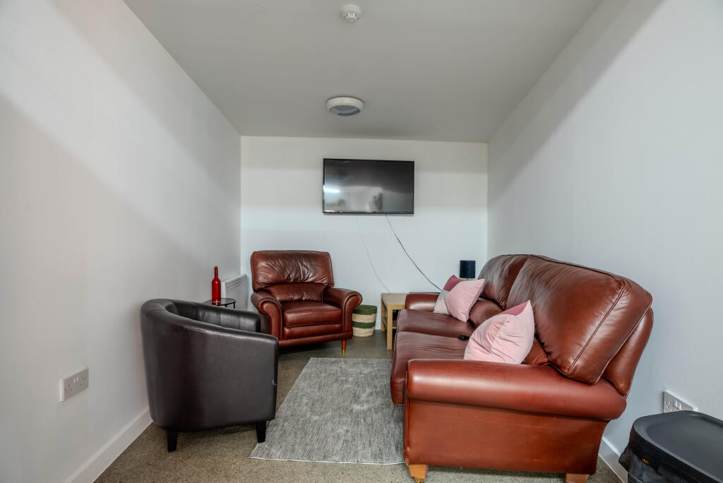 House in Sandwell, Plant's Green - View 3