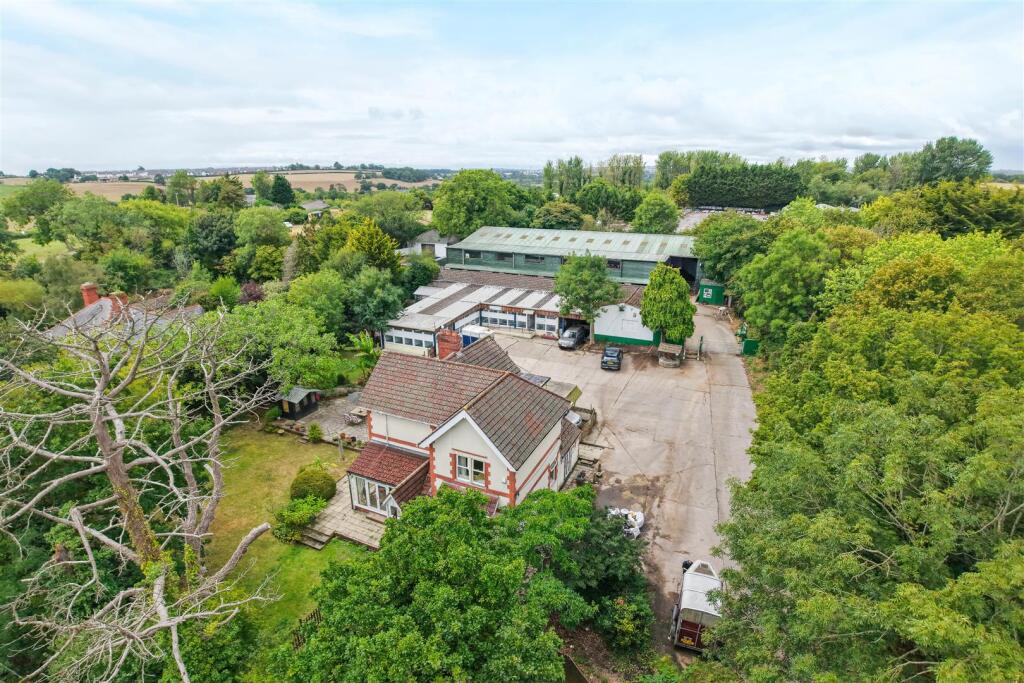 4 bed detached - Downside House, Cattery & Equestrian Facilities, Sully Road, Penarth, CF64 2TR image 2