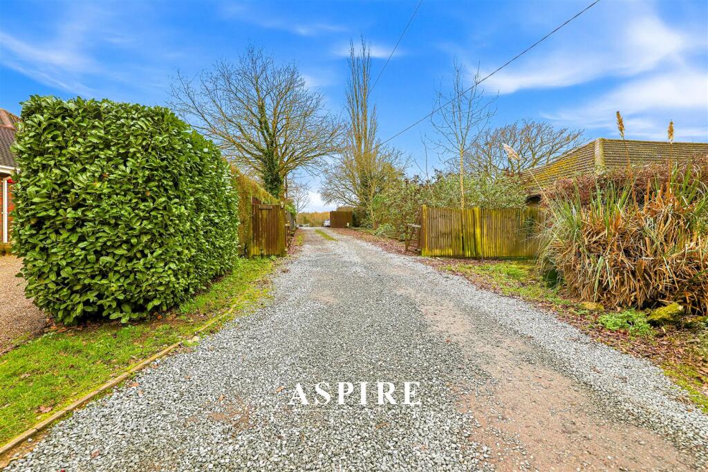 Video Presentation Inside - Great Burches Road, Benfleet photo 4