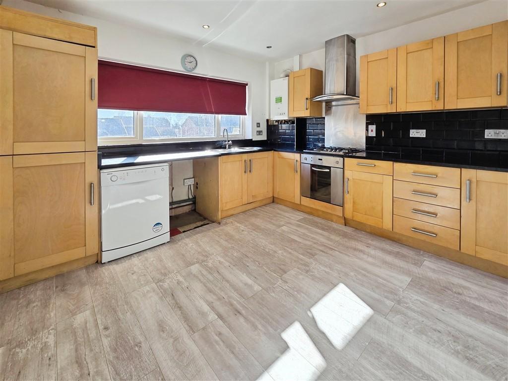 Main image of property: Kensington Court, Sherwood, Nottingham, NG5 2HW