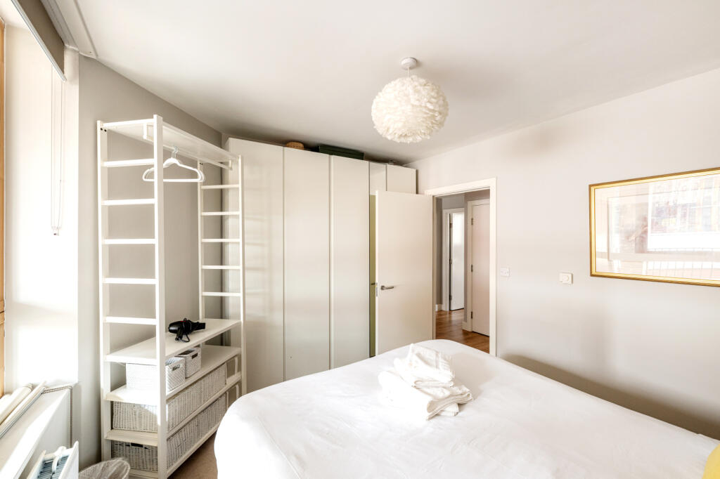 Apartment in London - More
