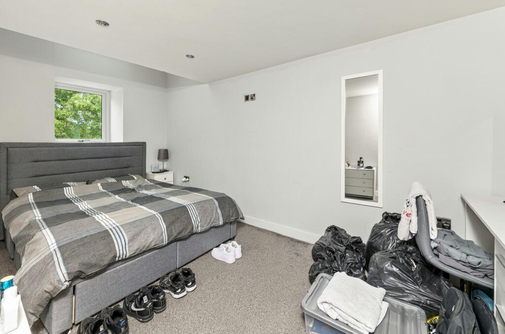 Apartment in Halifax - More