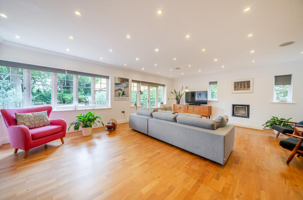House in Guildford - View 3