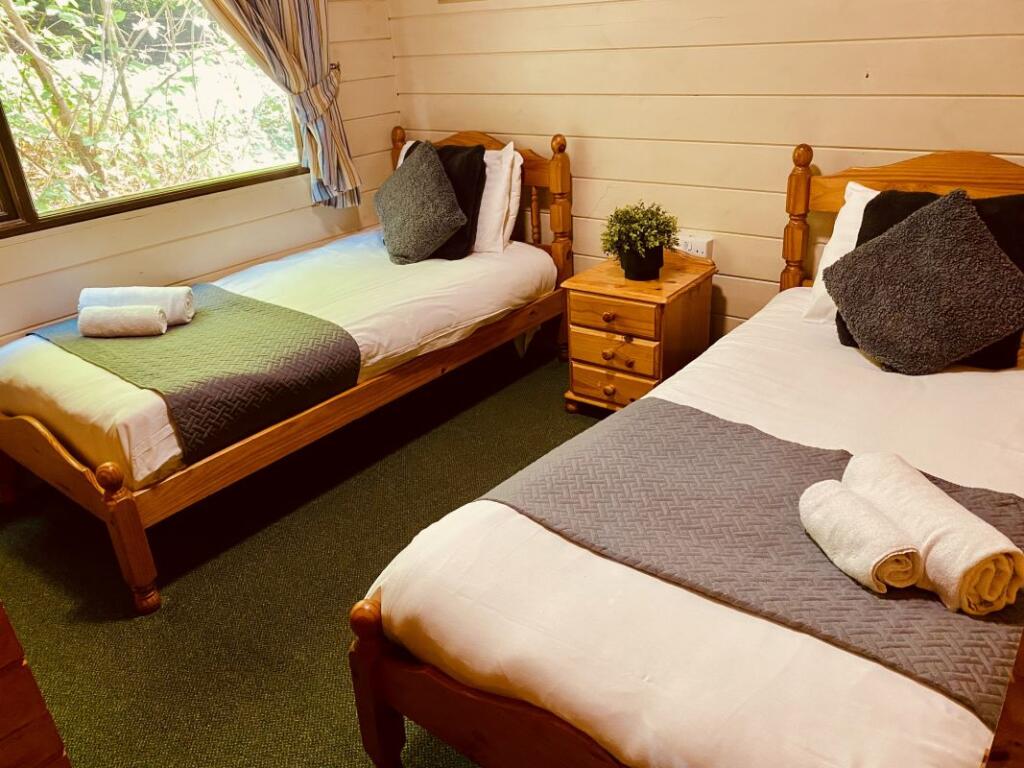 6 Sherwood Castle Holiday Forrest, Rufford Lane, Newark, Nottinghamshire, NG22 9DG photo 5