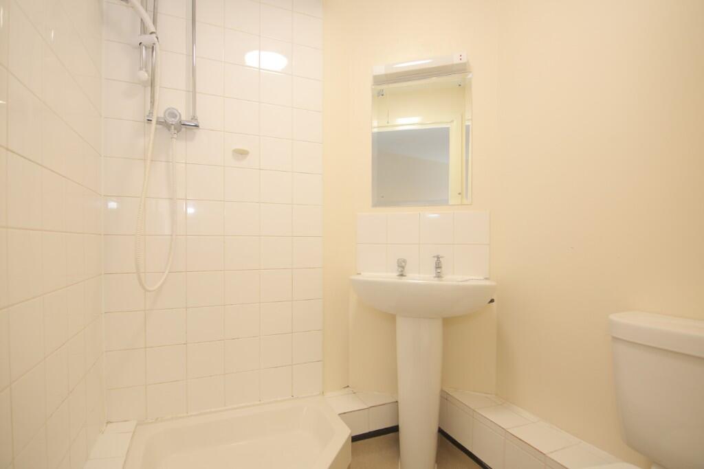 Apartment in Reading - View 5