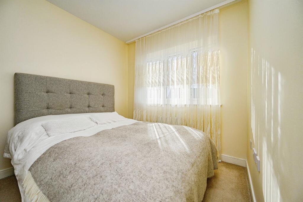 Braham Crescent, Leavesden, Watford photo 4