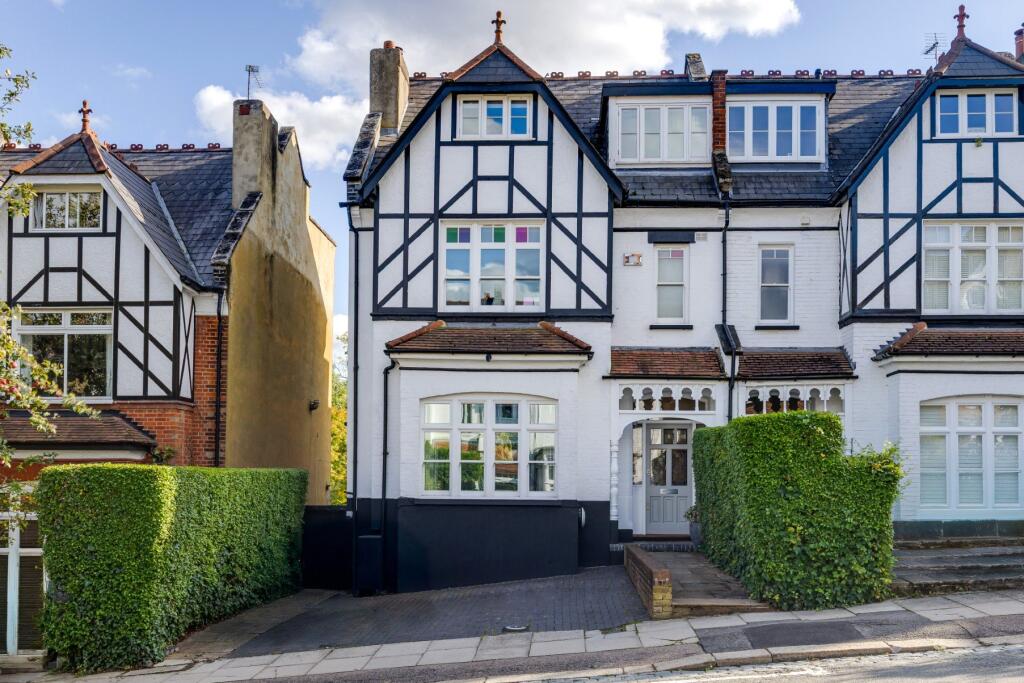 Main image of property: Onslow Gardens, Muswell Hill, N10
