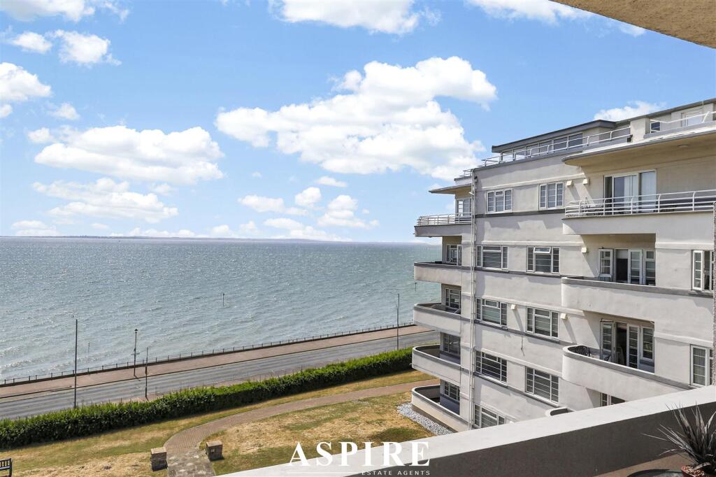 Apartment in Southend-on-Sea, Westcliff-on-Sea - View 4