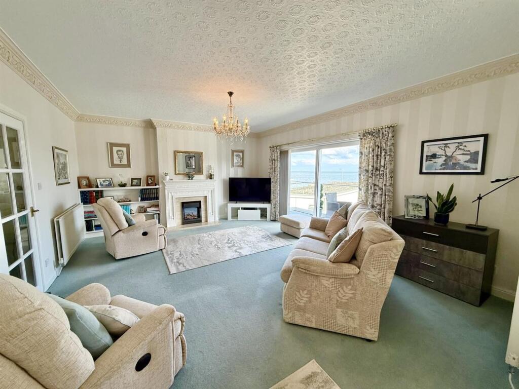 Apartment in Llandudno, Rhos-on-Sea - View 5