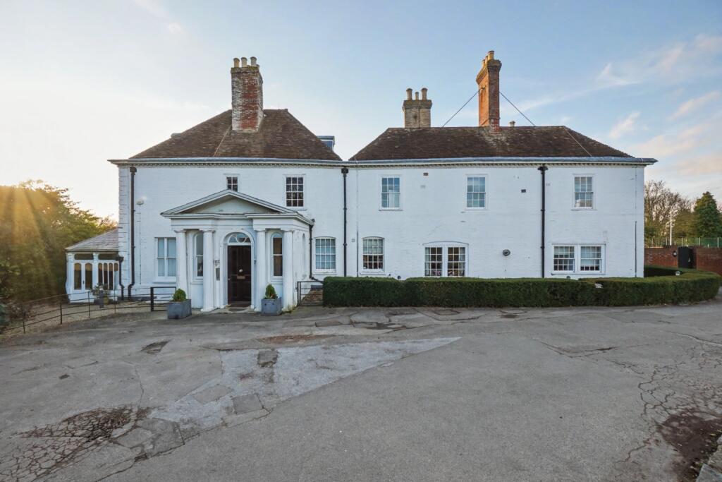 Main image of property: The Mount, London Road, Faversham, Kent, ME13 8TH