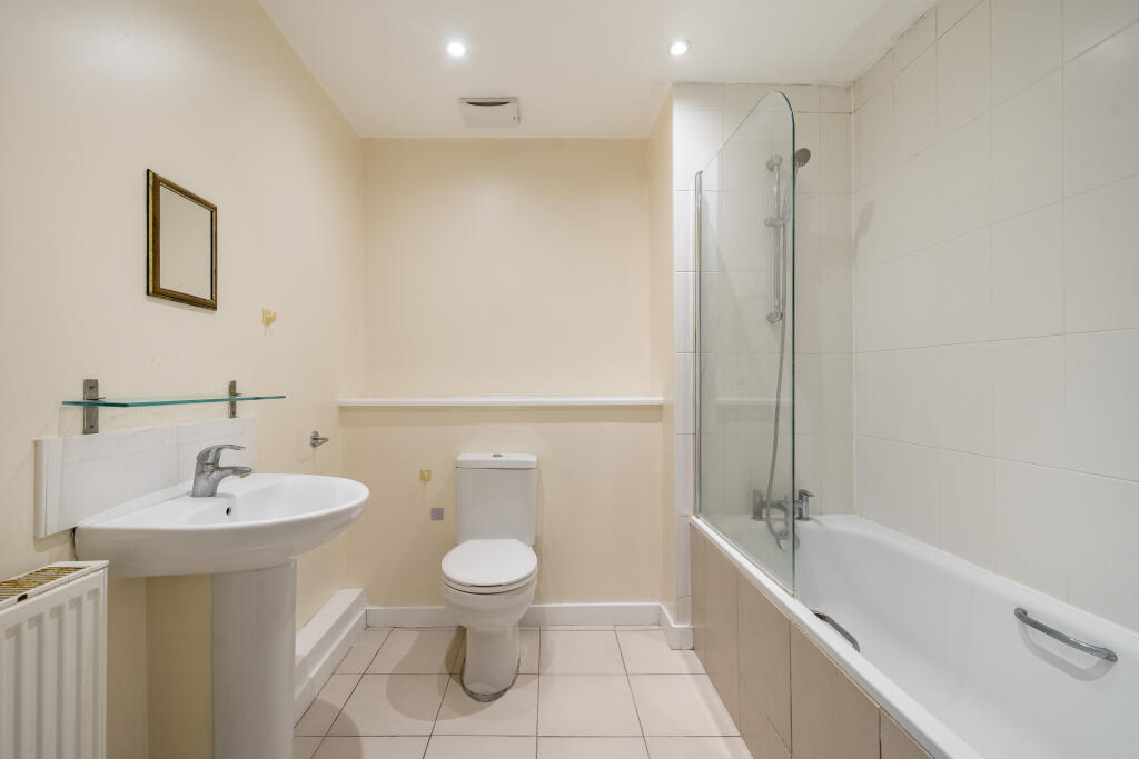 Apartment in London - More