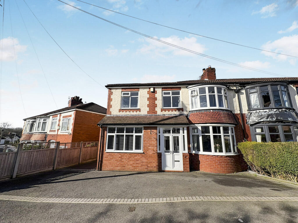 Home Drive, Middleton, M24 photo 2