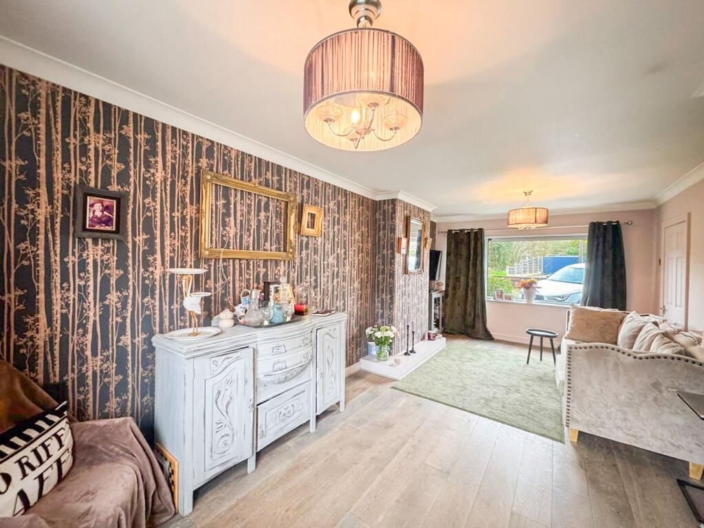 Birch Avenue, Tottington, Bury, BL8 photo 2