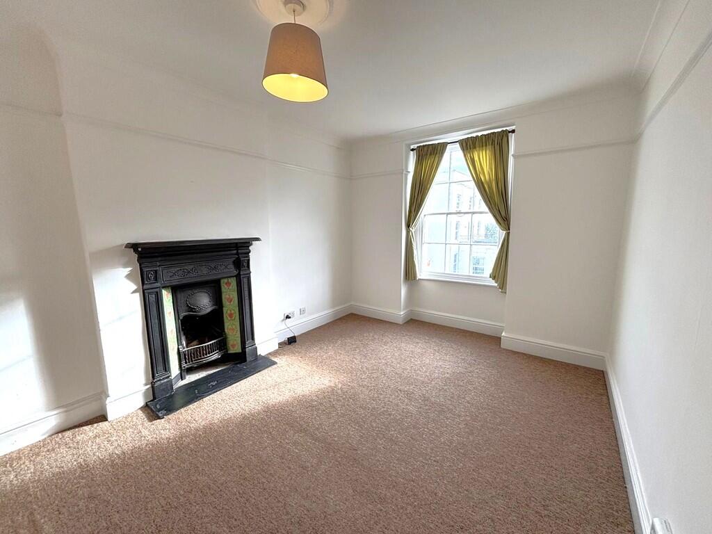 Apartment in Bristol - View 2