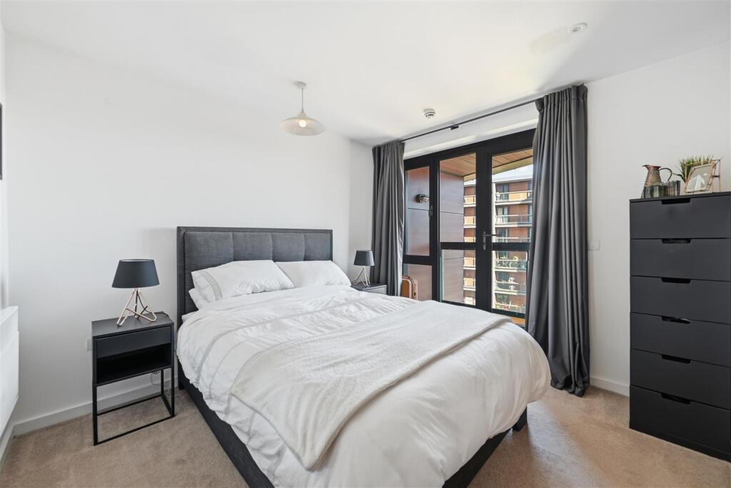 Apartment in London, Canning Town - View 3