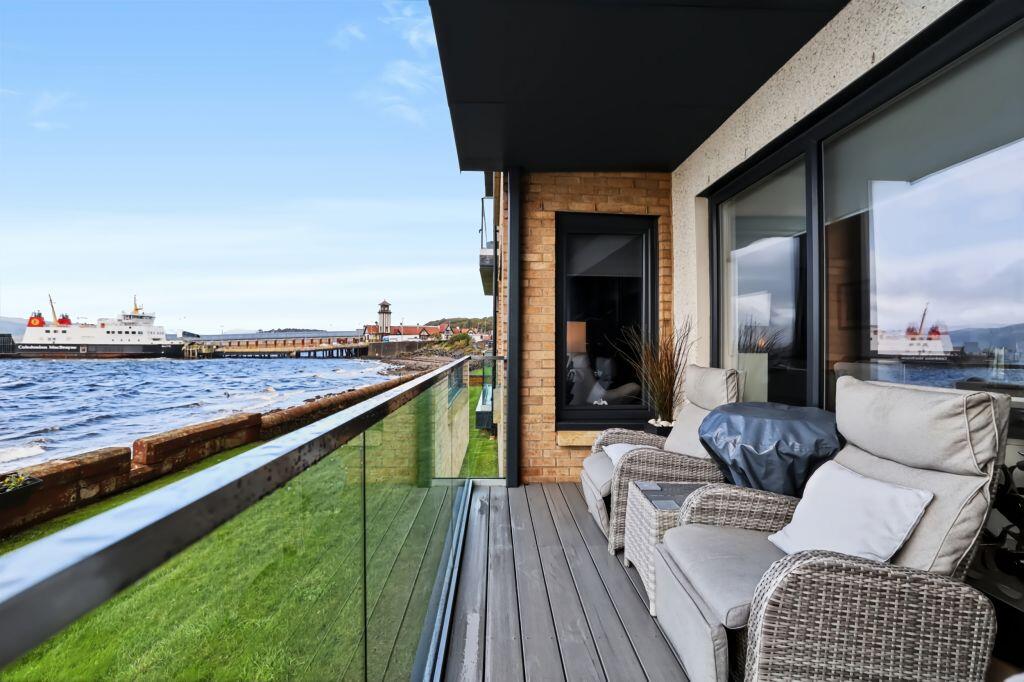 Apartment in Paisley - More