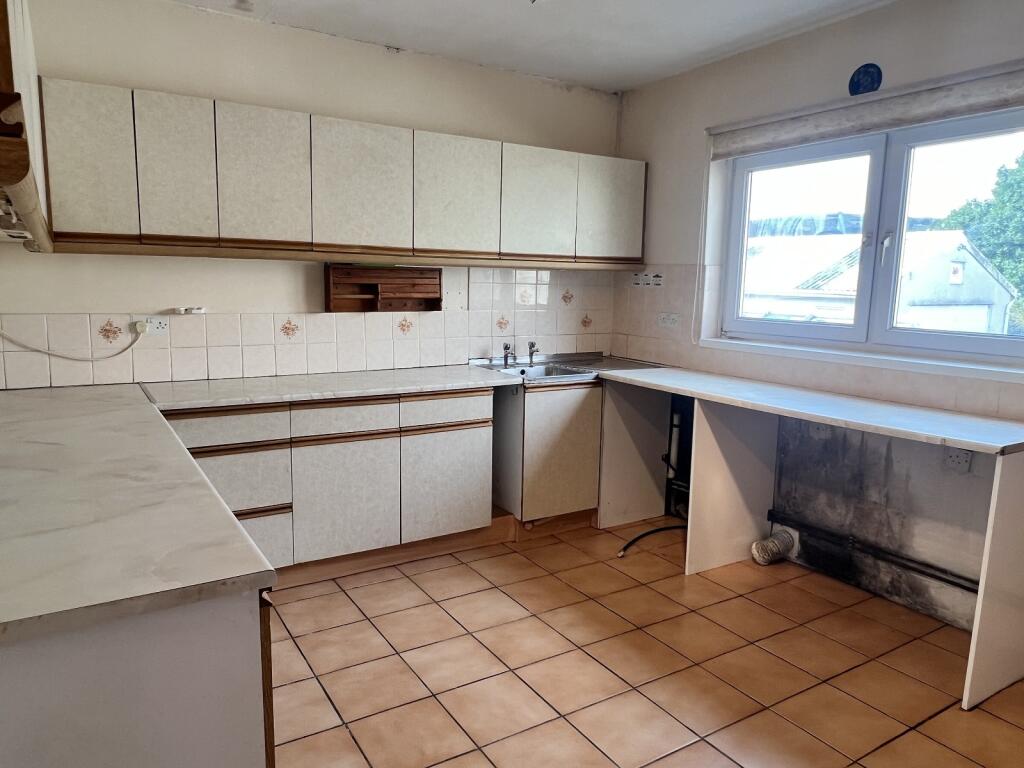 House in Gwauncaegurwen, Neath Port Talbot - View 3