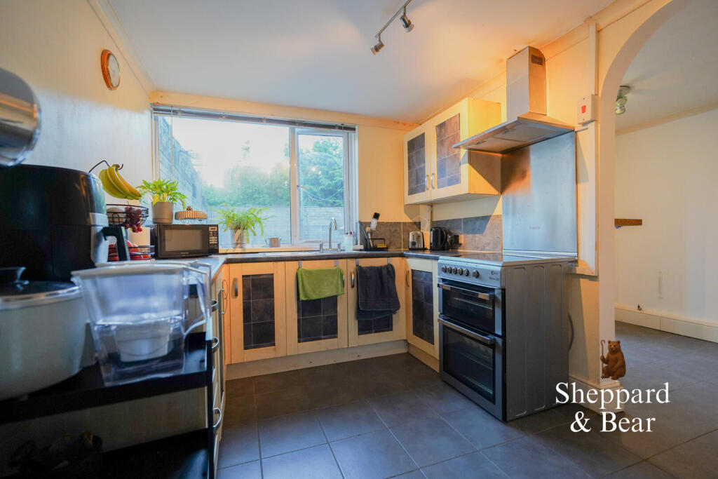 House in Cardiff, Llanedeyrn - More