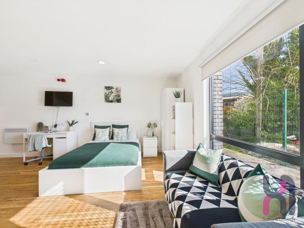 30 Frederick Road, Salford, M6 photo 4