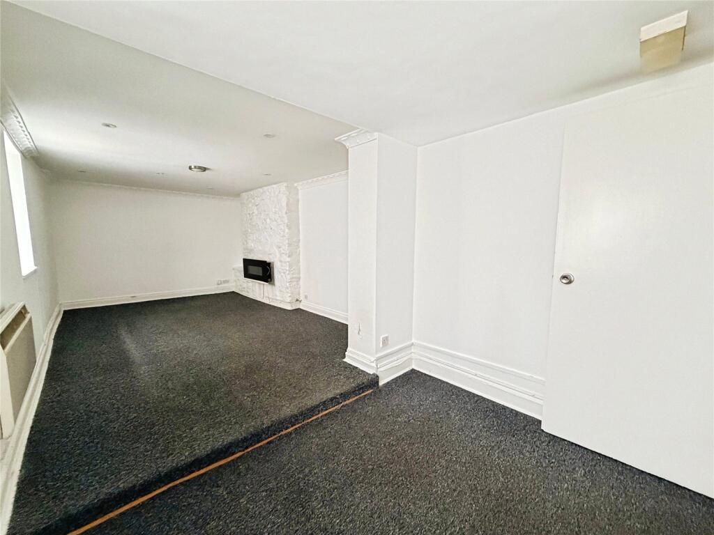 Apartment in Torquay, Ellacombe - View 3