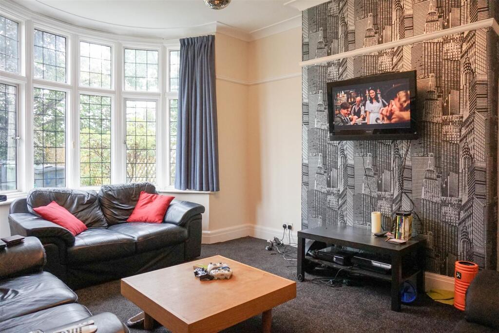 House in Leeds - View 2