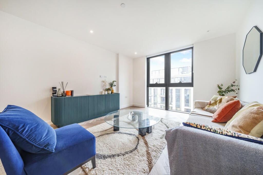 Main image of property: Gauging Square, London, E1W