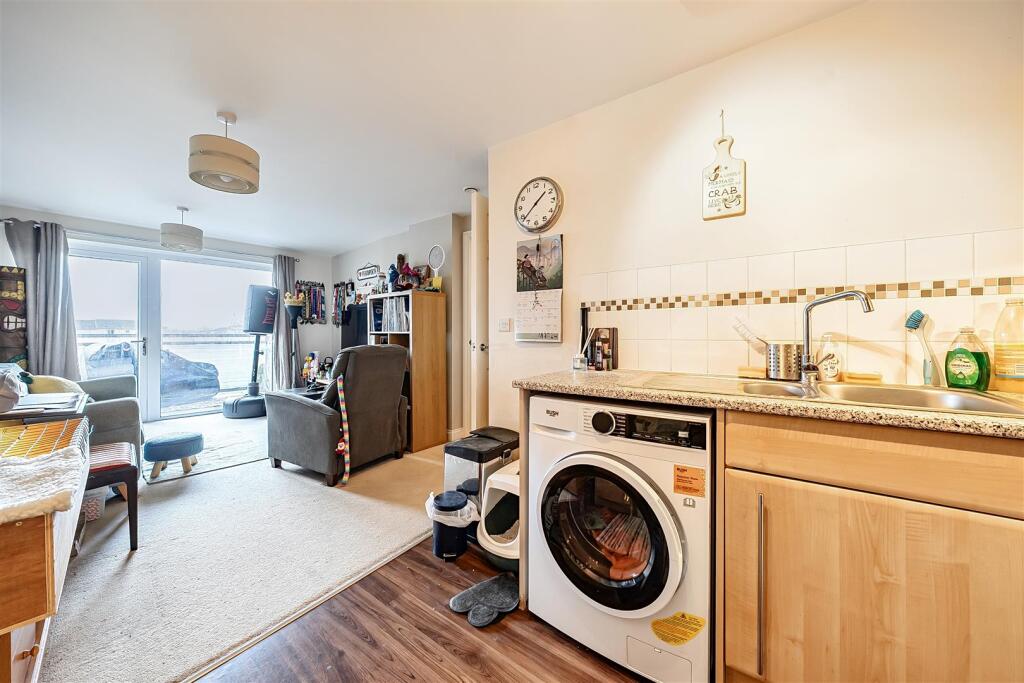 Apartment in Reading - View 4