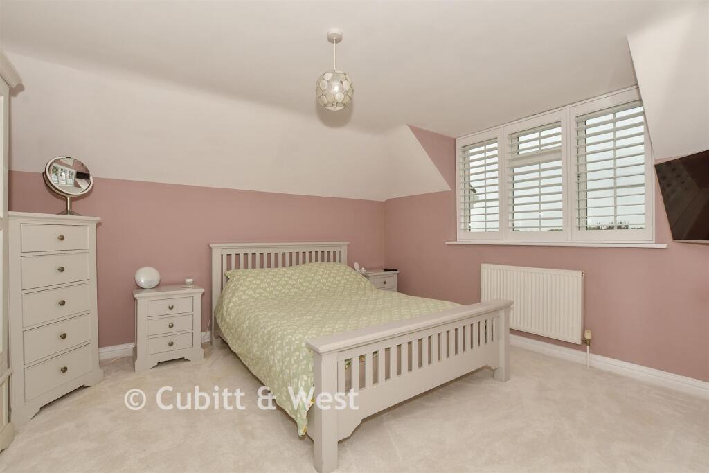 House in Horsham, Ashington - More