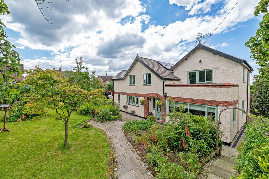 5-bed detached on Bank House Lane, Helsby, WA6, £700,000