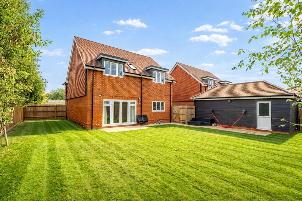 Additional image 4 of Lawrence Close, Smallford, St. Albans, Hertfordshire, AL4