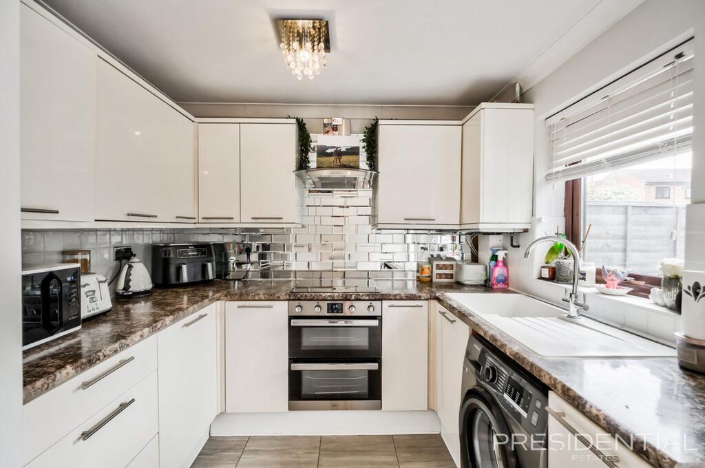 Standingford, Harlow, CM19 photo 2