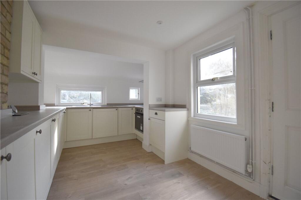 225, Victoria Road photo 2
