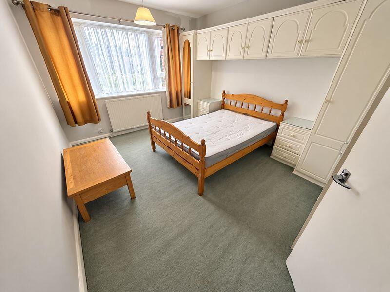 Apartment in Southall - View 4