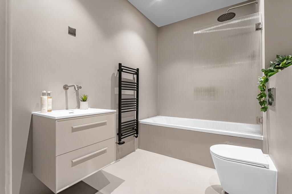 Apartment in London - More