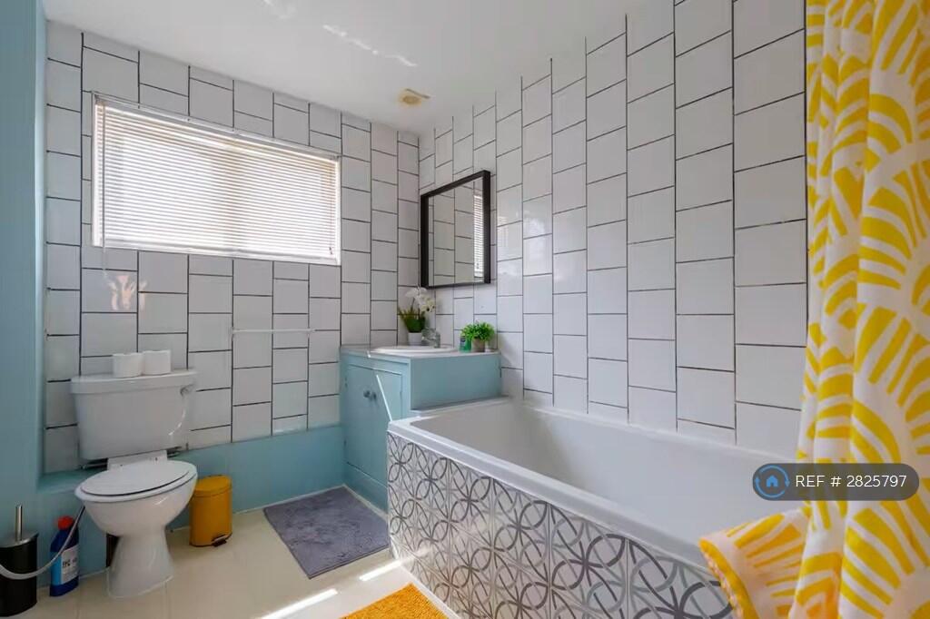 3 bedroom end of terrace house for rent