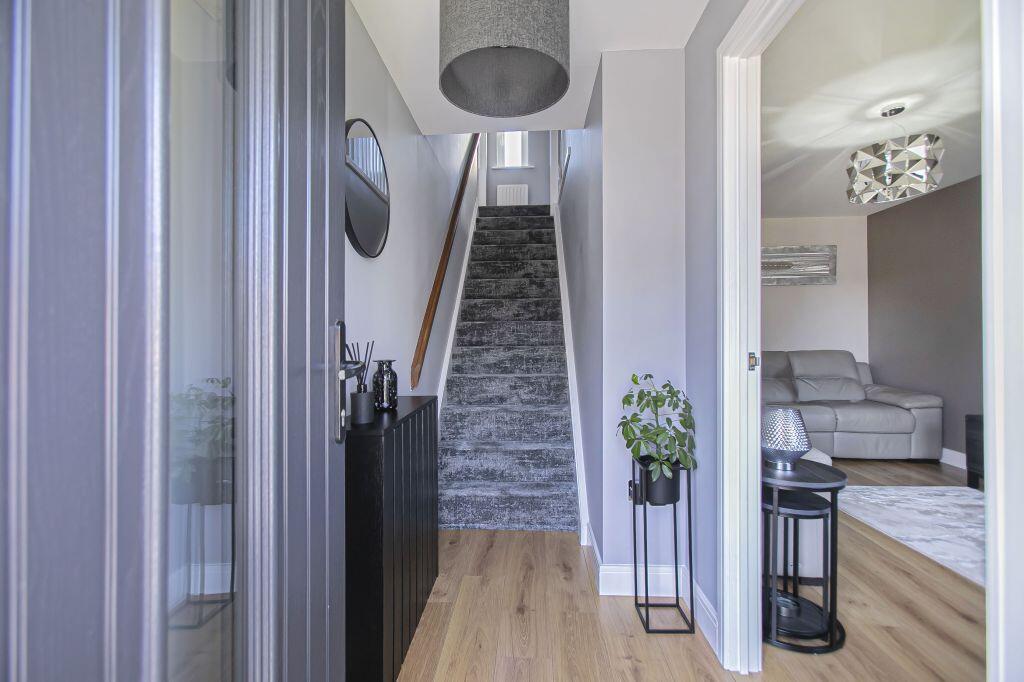 30 Middlebank Rise, Dunfermline, KY11 8LH photo 3