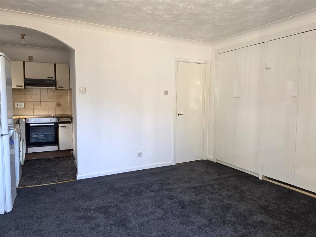 Apartment in Southall - More