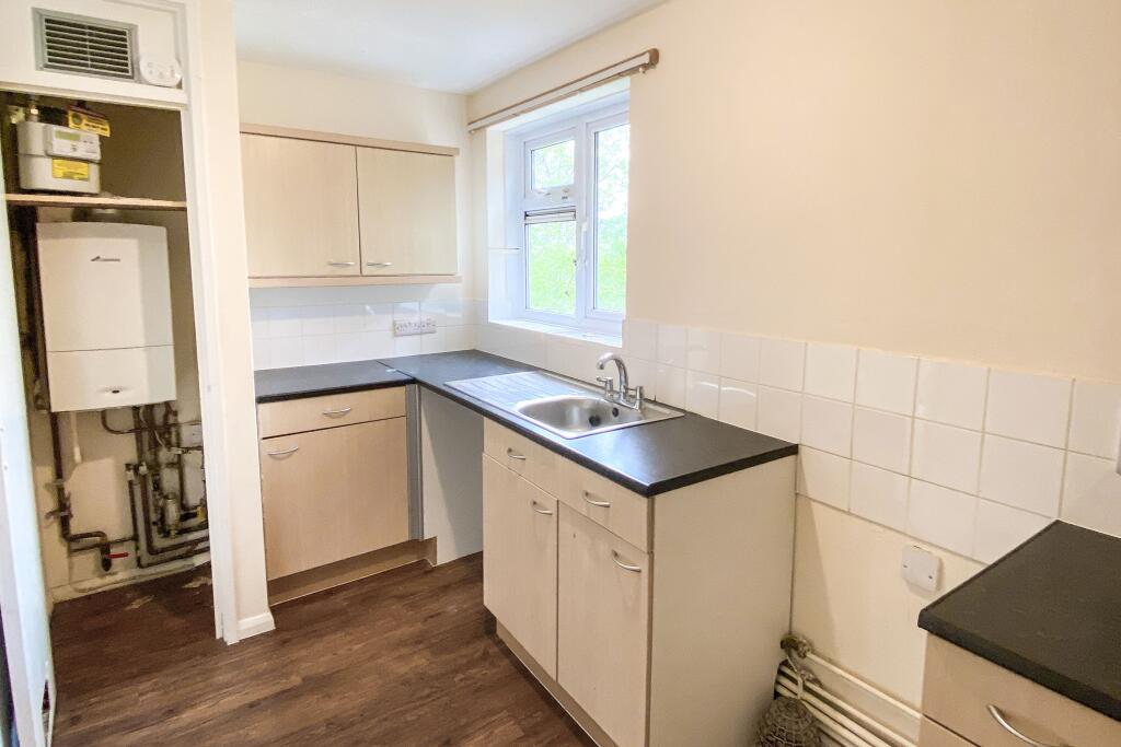 13 Bailey House, Forman Street, Calne, Wiltshire, SN11 8PG photo 4