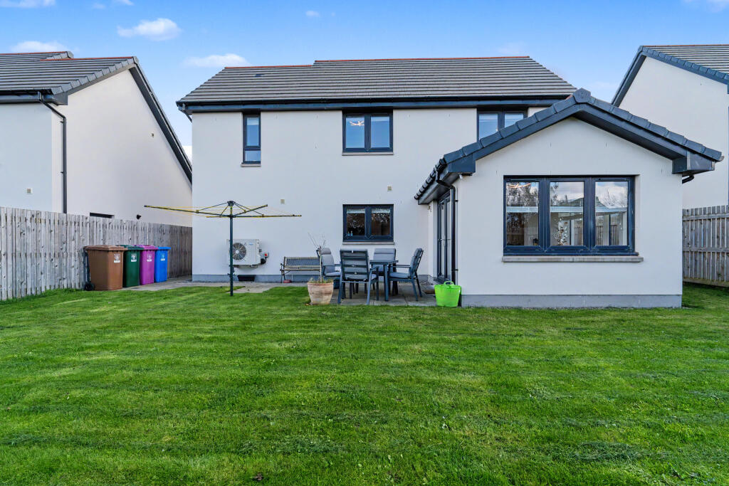 37, Seafield Circle, Buckie, Moray photo 3