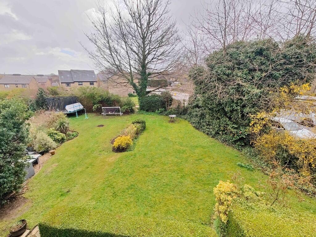 2 Brooklands, Hipperholme, HX3 8EE photo 3