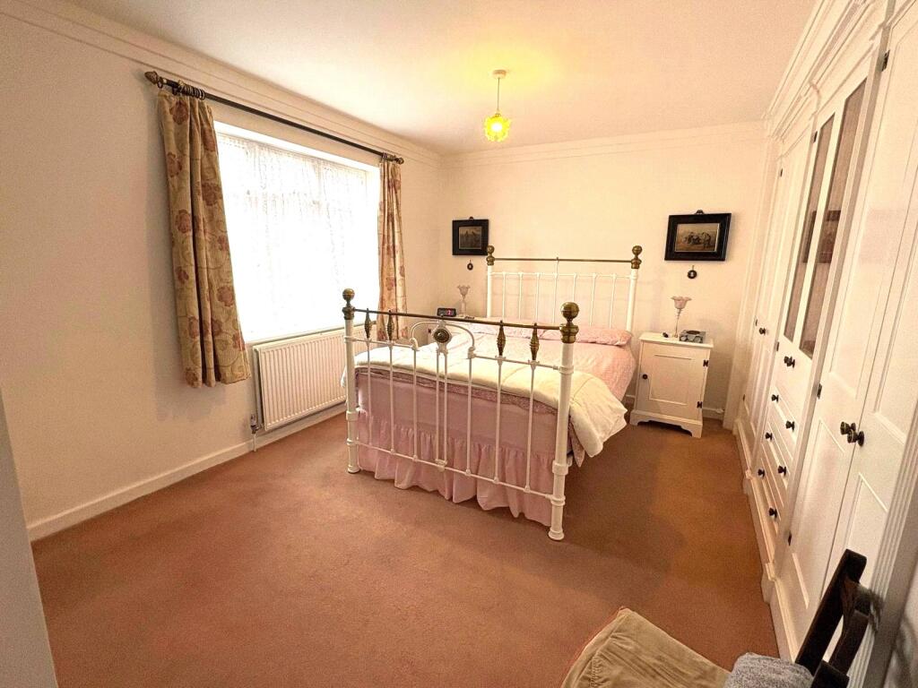House in Guildford, Shawfield, Ash - View 5